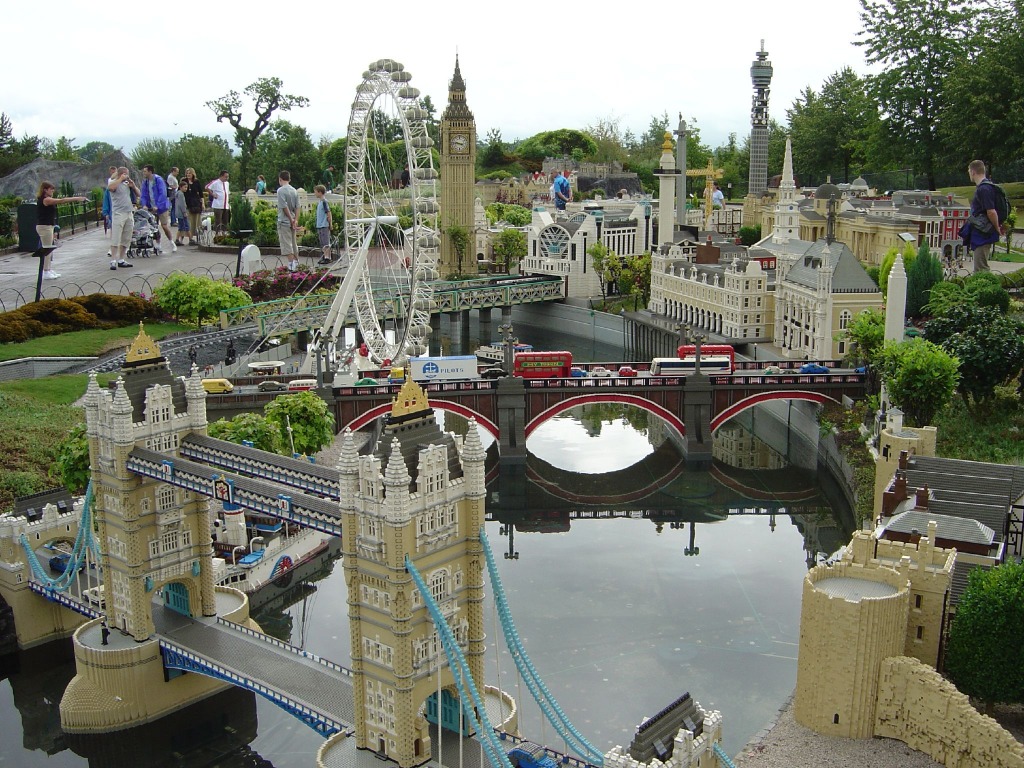 Legoland Windsor Theme Park jigsaw puzzle in Castles puzzles on TheJigsawPuzzles.com