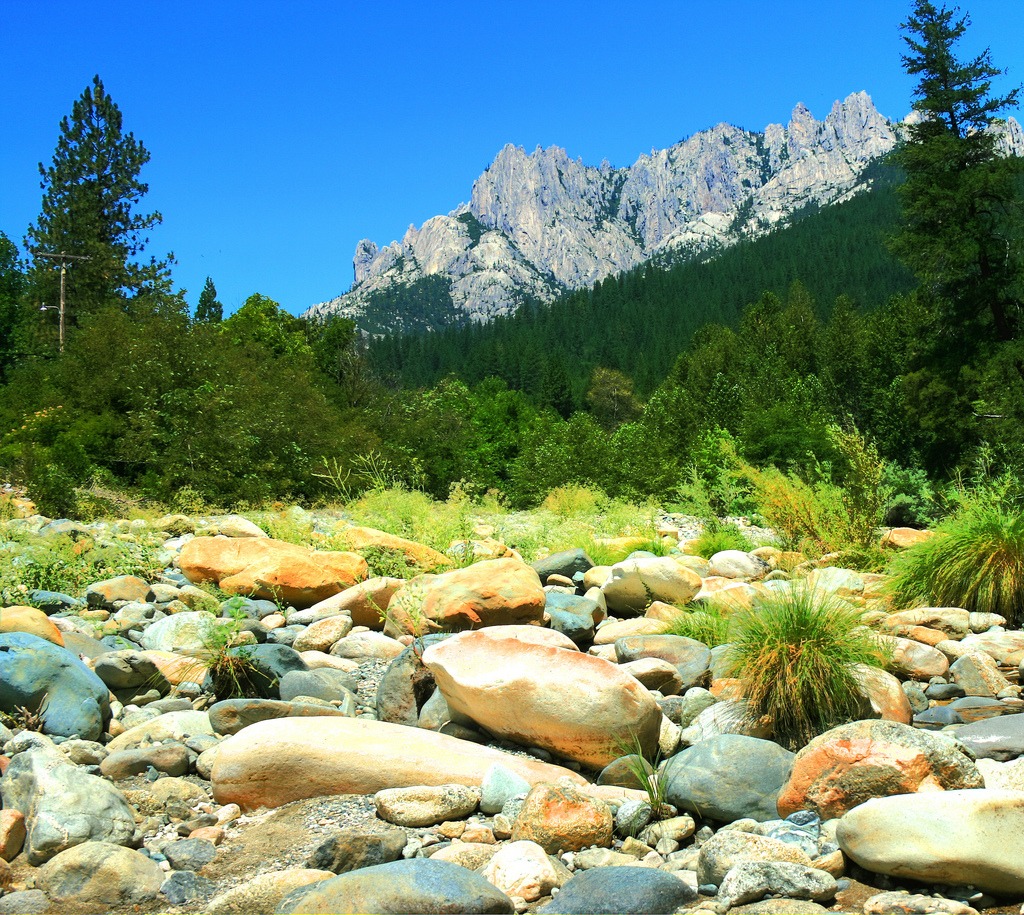 Sacramento River Rocks jigsaw puzzle in Great Sightings puzzles on TheJigsawPuzzles.com