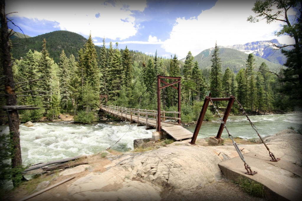 Footbridge over Animas River, Colorado jigsaw puzzle in Bridges puzzles on TheJigsawPuzzles.com