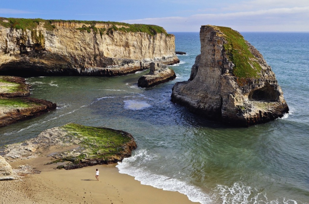 Shark Fin Cove jigsaw puzzle in Great Sightings puzzles on TheJigsawPuzzles.com
