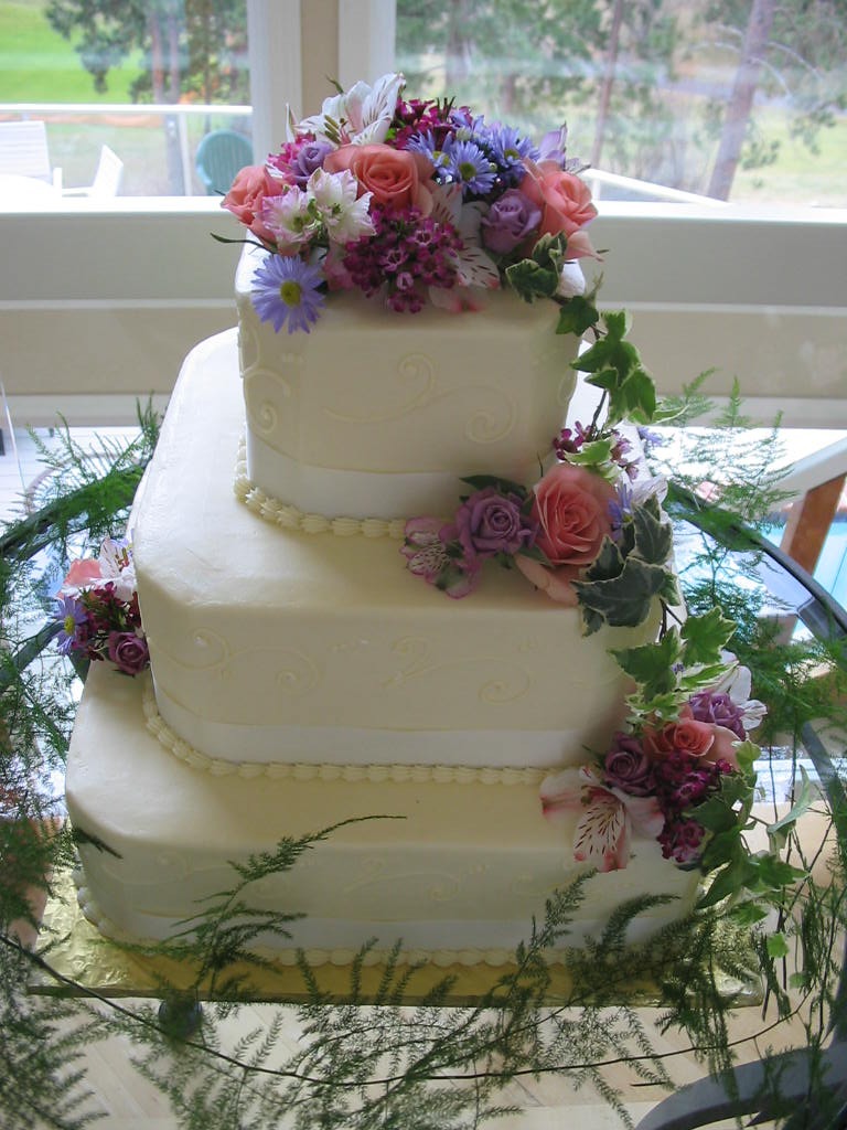 Nice Wedding Cake jigsaw puzzle in Food & Bakery puzzles on TheJigsawPuzzles.com