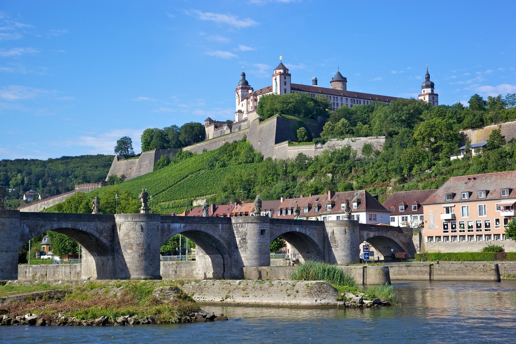 Fortress Marienberg jigsaw puzzle in Bridges puzzles on TheJigsawPuzzles.com