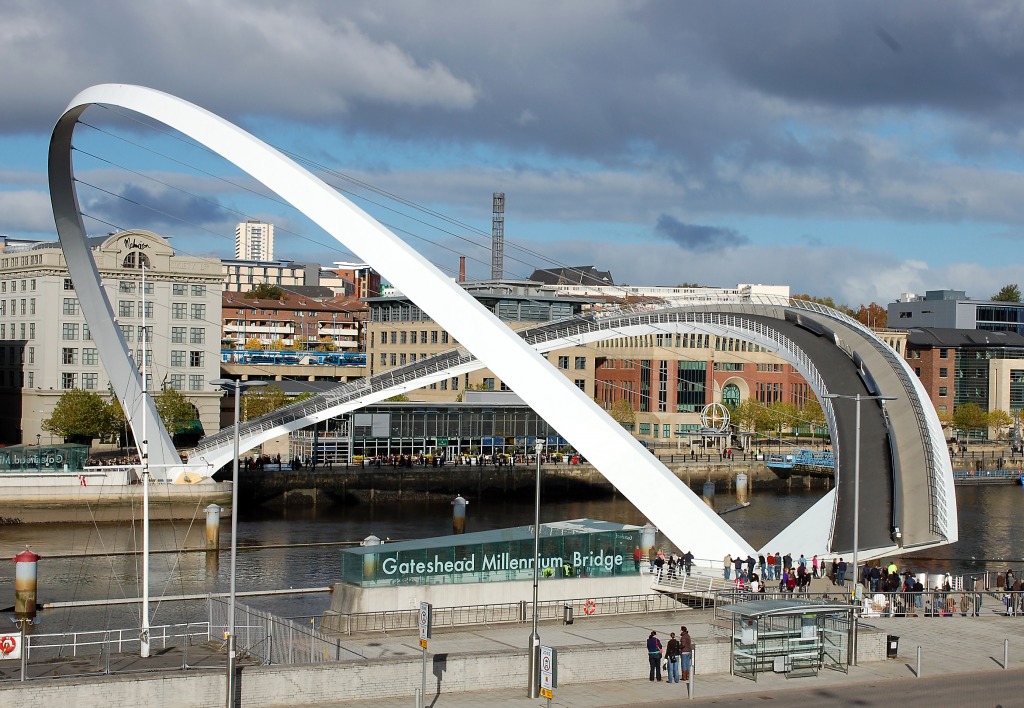 Millenium Bridge, Newcastle jigsaw puzzle in Bridges puzzles on TheJigsawPuzzles.com