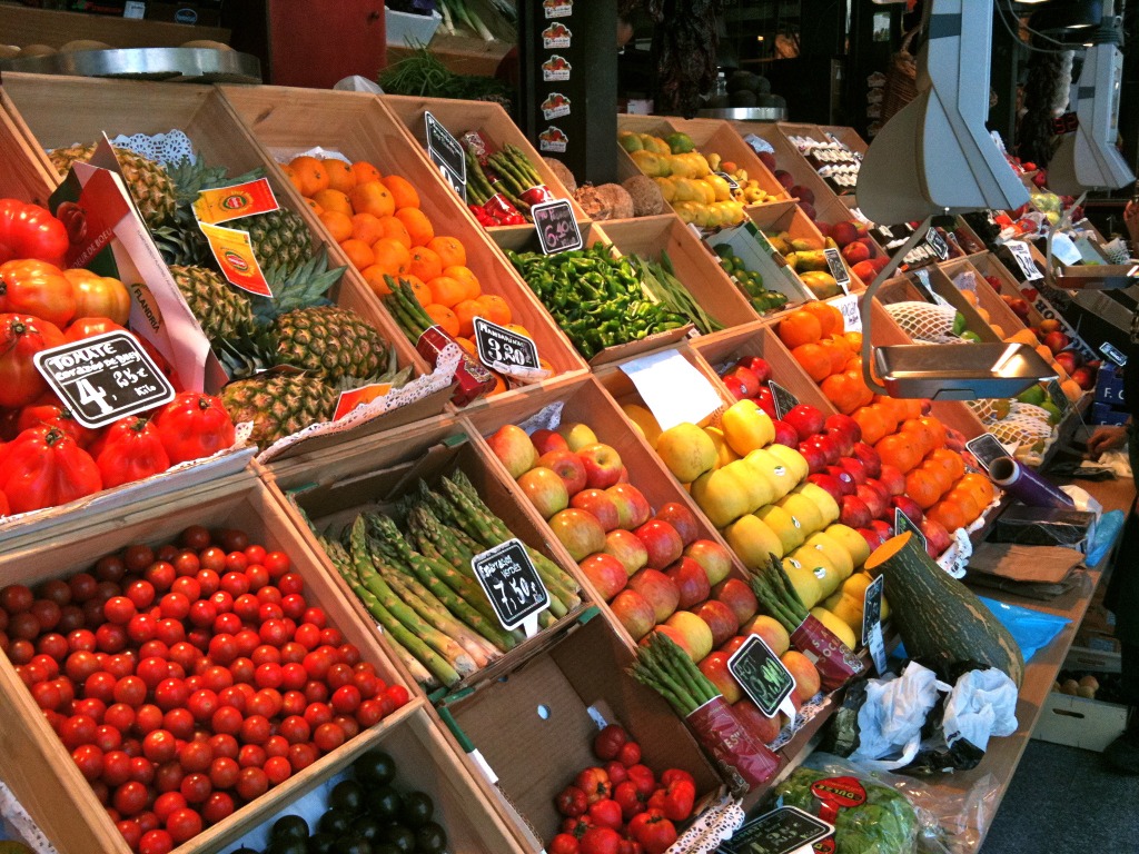 Fruit Market, Plaza de San Miguel jigsaw puzzle in Fruits & Veggies puzzles on TheJigsawPuzzles.com