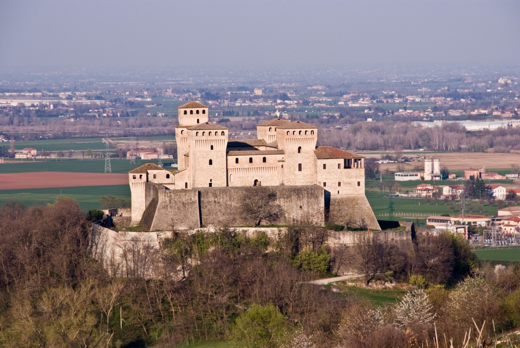 Castello di Torrechiara jigsaw puzzle in Castles puzzles on TheJigsawPuzzles.com