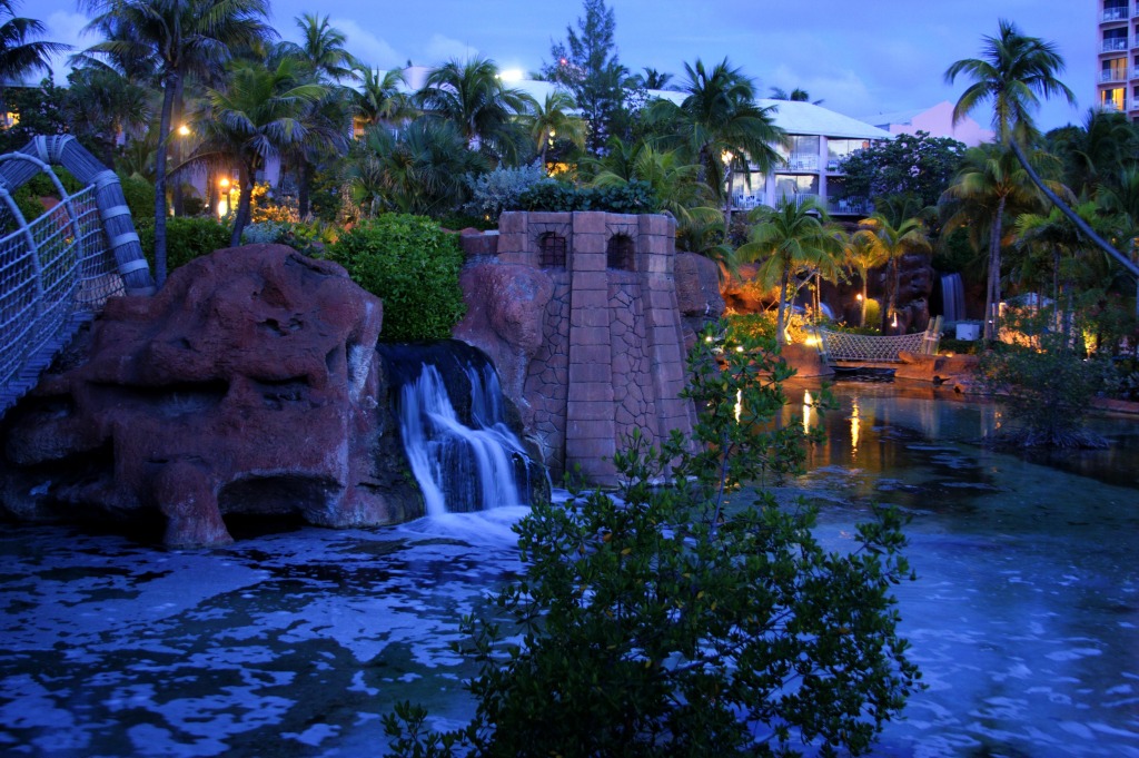 Lagoon, Atlantis Resort, Bahamas jigsaw puzzle in Waterfalls puzzles on TheJigsawPuzzles.com