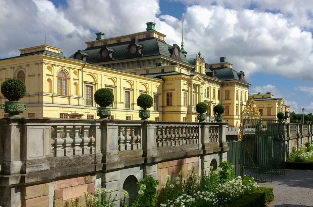 Drottningholms Slott jigsaw puzzle in Castles puzzles on TheJigsawPuzzles.com