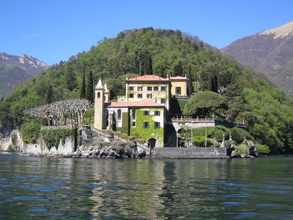 Villa on Como Lake jigsaw puzzle in Castles puzzles on TheJigsawPuzzles.com