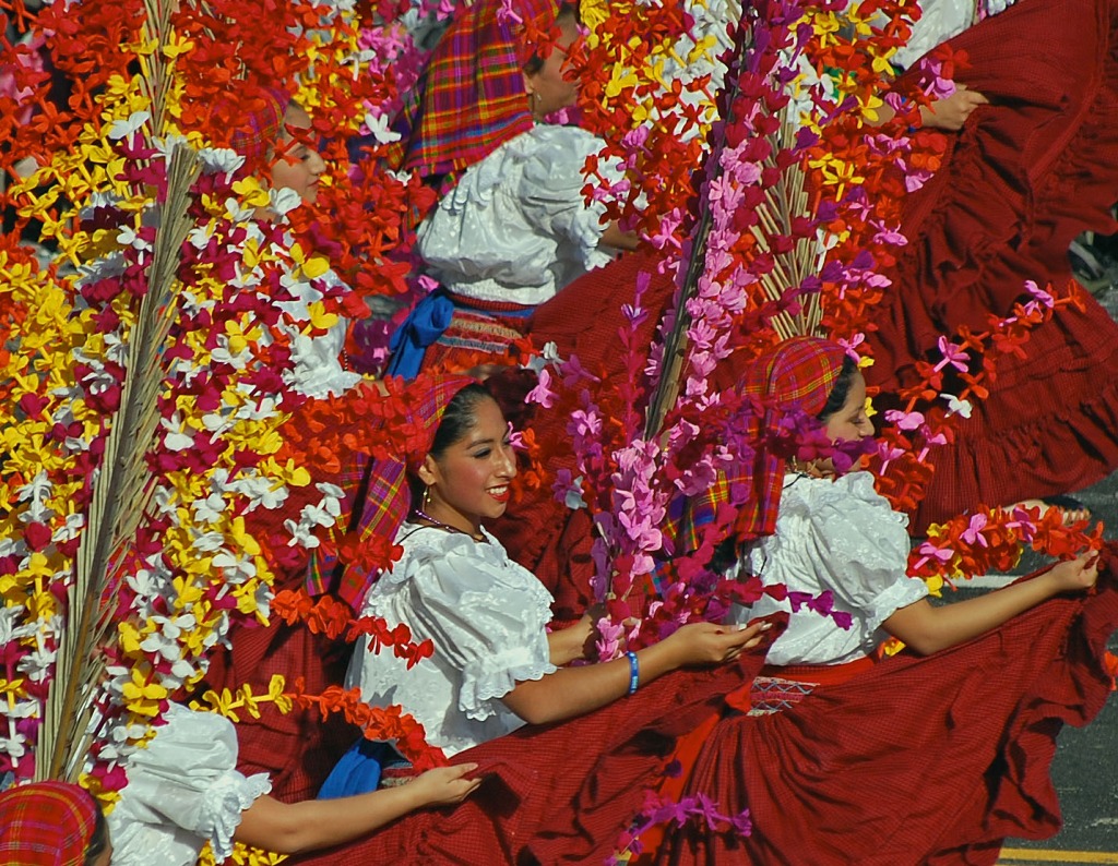 El Salvador Dancers jigsaw puzzle in People puzzles on TheJigsawPuzzles.com