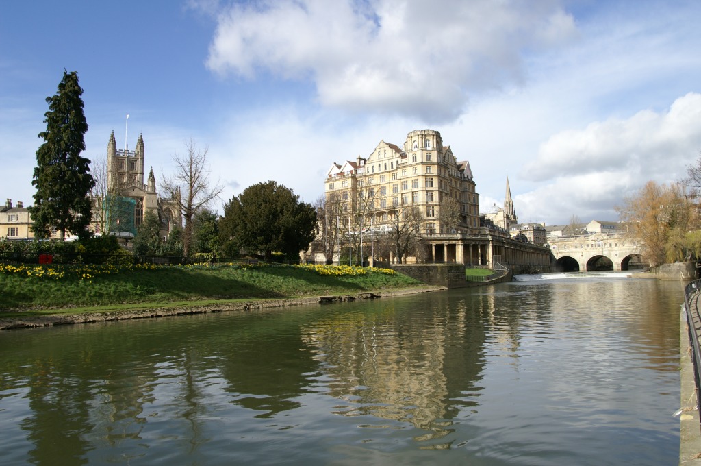 Pulteney Bridge and the Avon jigsaw puzzle in Bridges puzzles on TheJigsawPuzzles.com