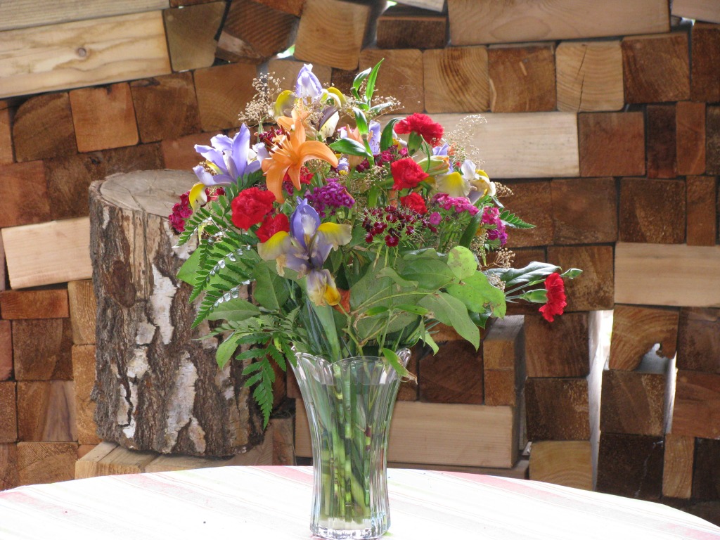 Beautiful Arrangement jigsaw puzzle in Flowers puzzles on TheJigsawPuzzles.com