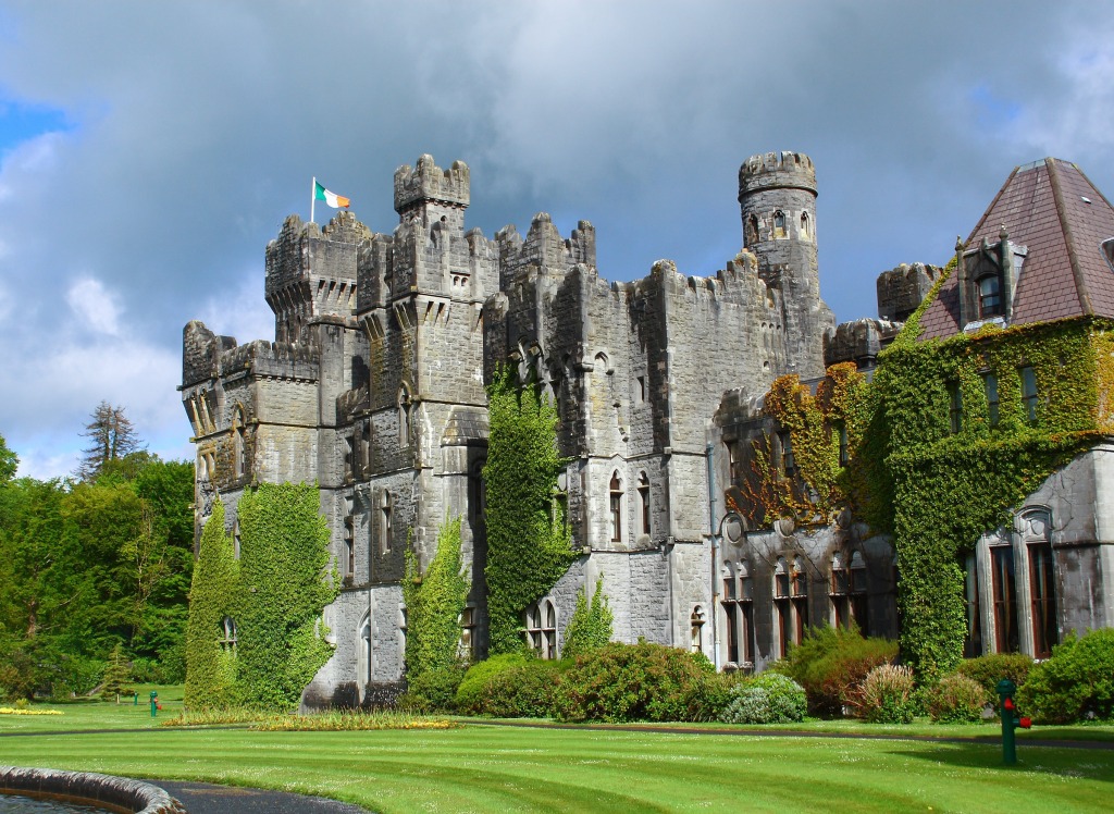 Ashford Castle, Ireland jigsaw puzzle in Castles puzzles on TheJigsawPuzzles.com