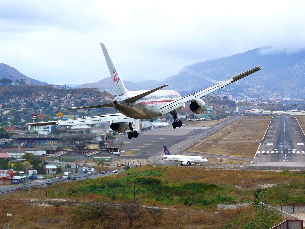 American 757 jigsaw puzzle in Aviation puzzles on TheJigsawPuzzles.com