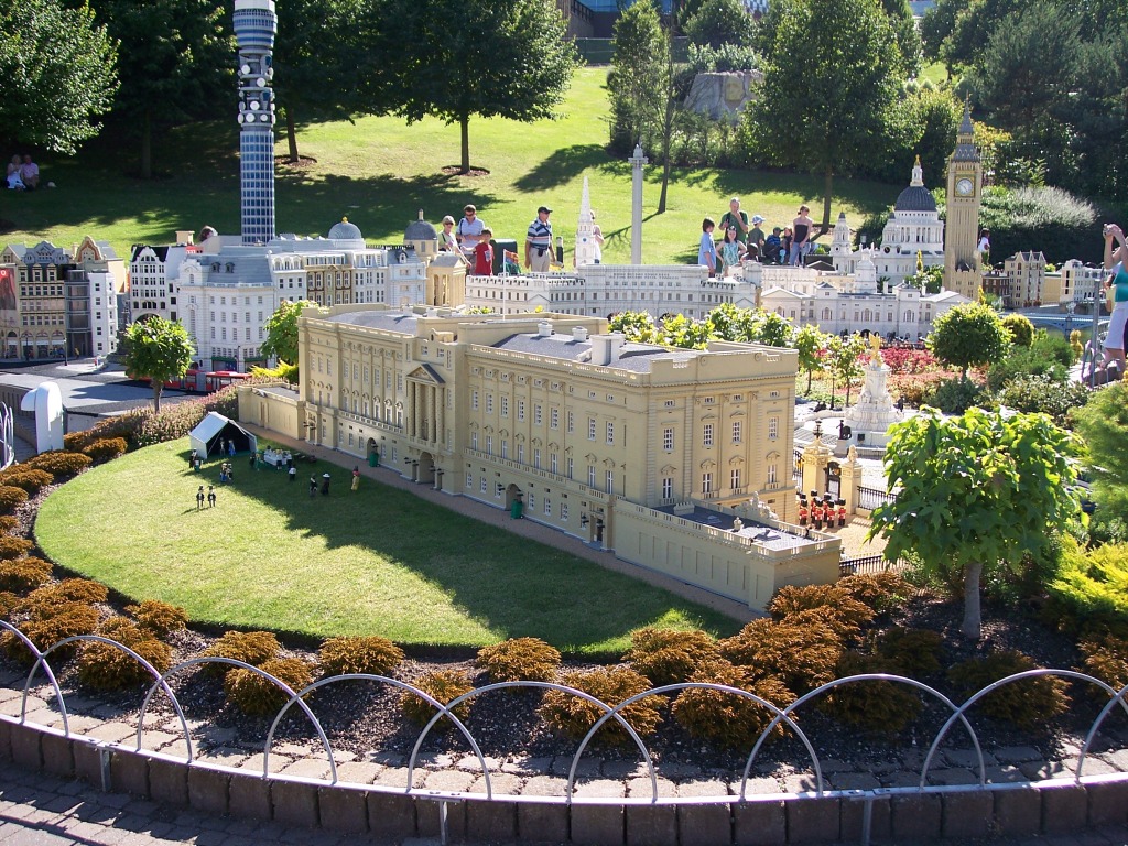 Legoland Windsor jigsaw puzzle in Castles puzzles on TheJigsawPuzzles.com