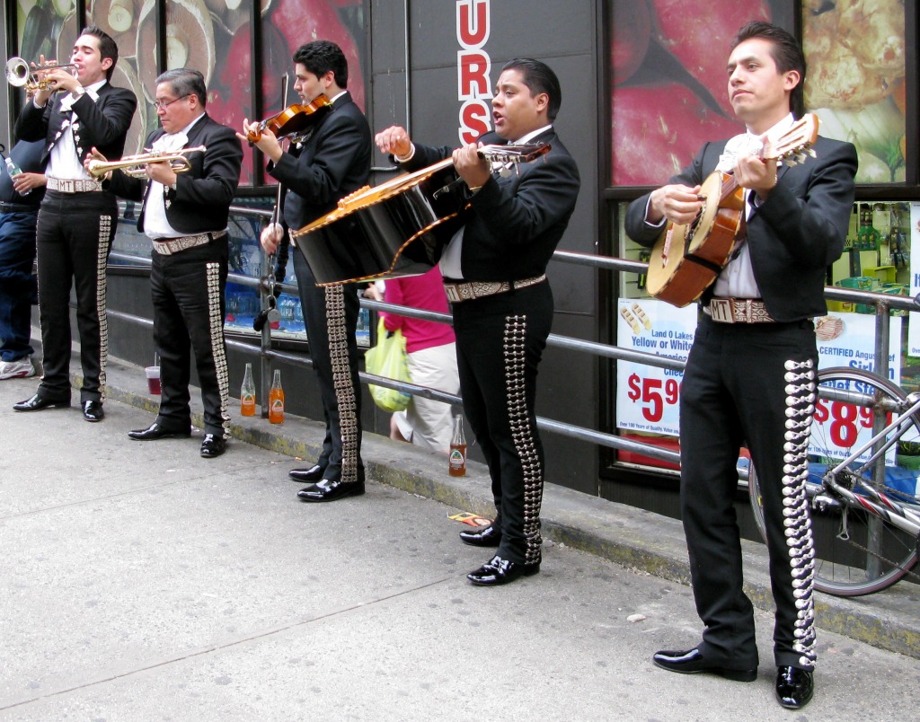 Mariachi Band jigsaw puzzle in People puzzles on TheJigsawPuzzles.com