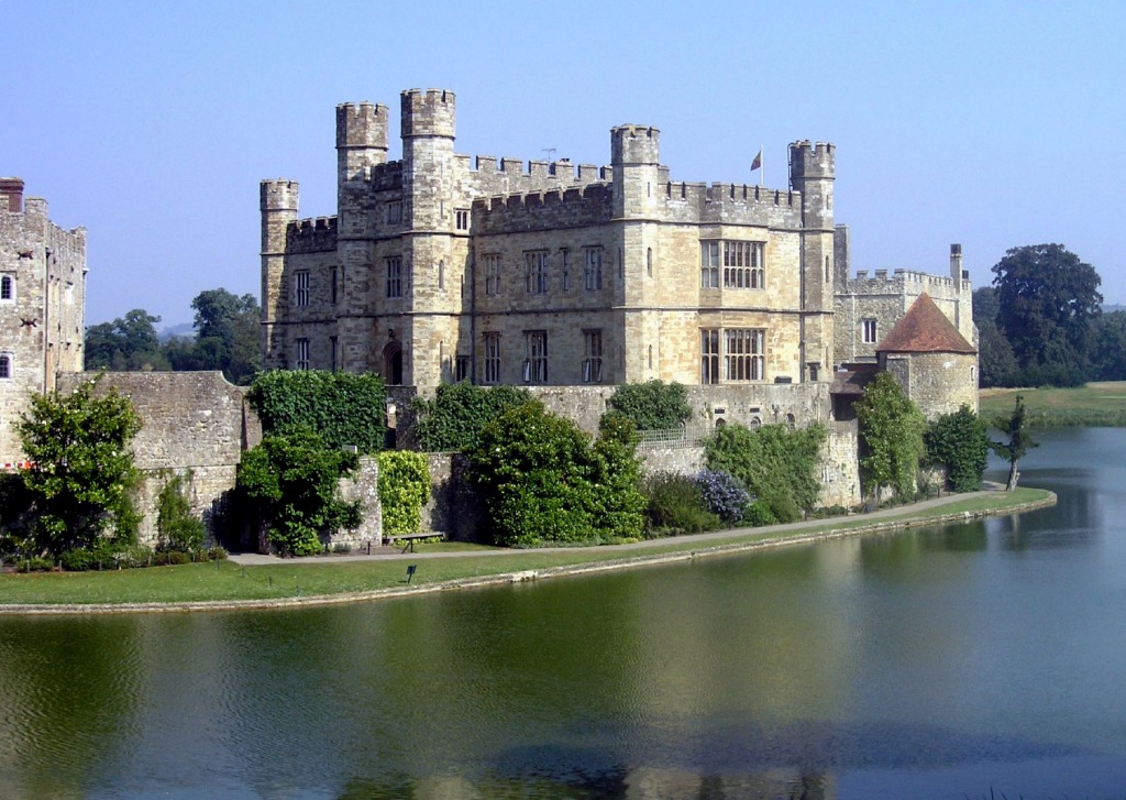 Leeds Castle jigsaw puzzle in Castles puzzles on TheJigsawPuzzles.com