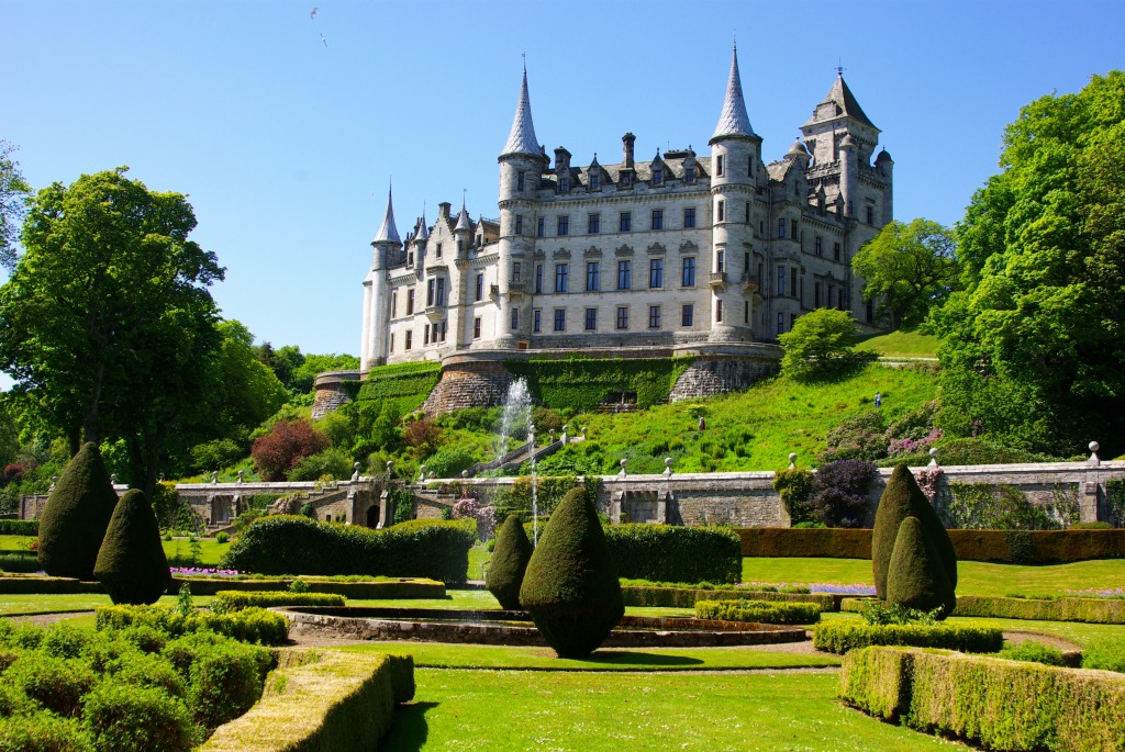 Dunrobin Castle, Scotland jigsaw puzzle in Castles puzzles on TheJigsawPuzzles.com