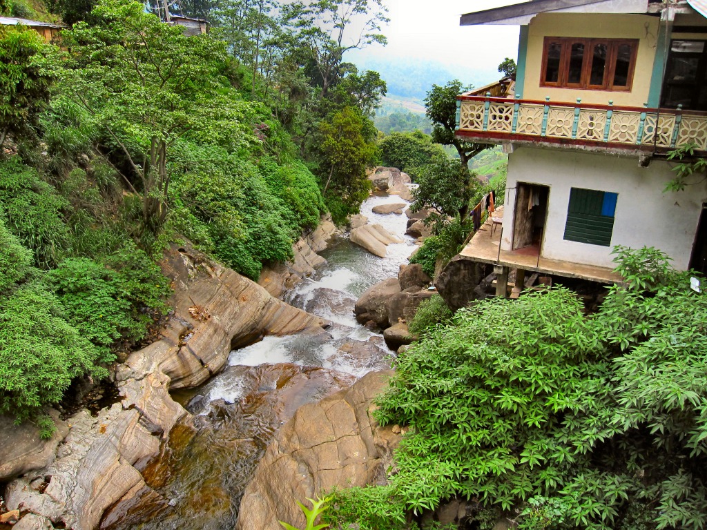 Sri Lanka jigsaw puzzle in Waterfalls puzzles on TheJigsawPuzzles.com