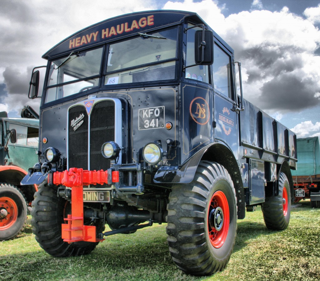 AEC Matador Vintage Heavy Haulage jigsaw puzzle in Cars & Bikes puzzles on TheJigsawPuzzles.com