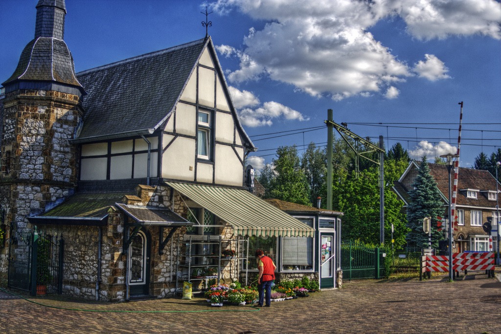 Flower Shop in Meerssen jigsaw puzzle in Street View puzzles on TheJigsawPuzzles.com