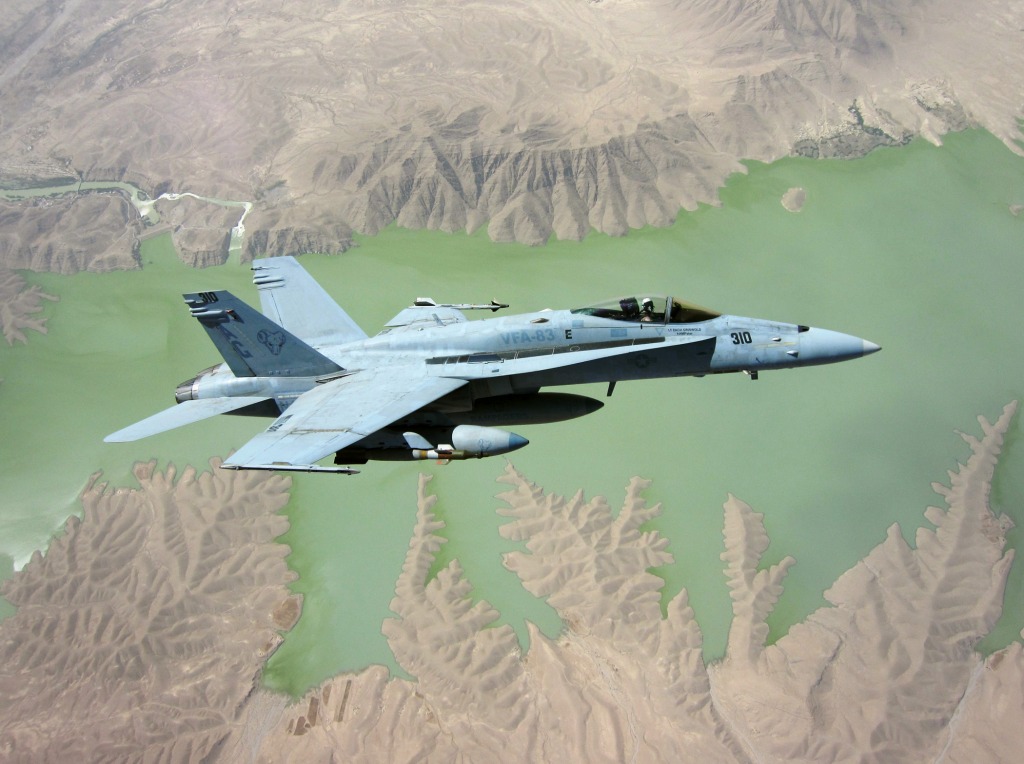 F/A-18E over Afghanistan jigsaw puzzle in Aviation puzzles on TheJigsawPuzzles.com