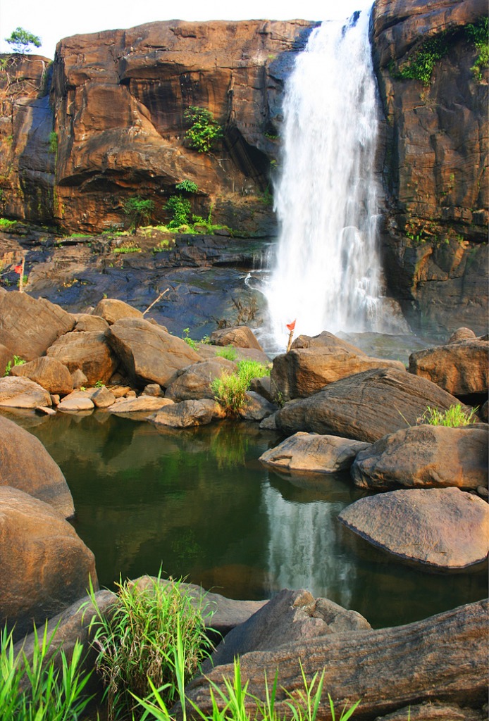 Athirappilly Waterfalls, India jigsaw puzzle in Waterfalls puzzles on TheJigsawPuzzles.com