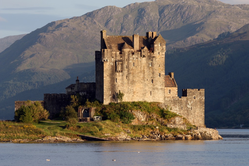 Eilean Donan castle, Scottish Highlands jigsaw puzzle in Castles puzzles on TheJigsawPuzzles.com