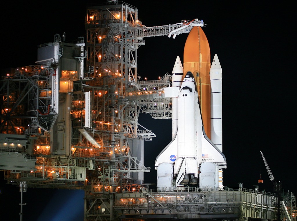 Space Shuttle Endeavour jigsaw puzzle in Puzzle of the Day puzzles on TheJigsawPuzzles.com