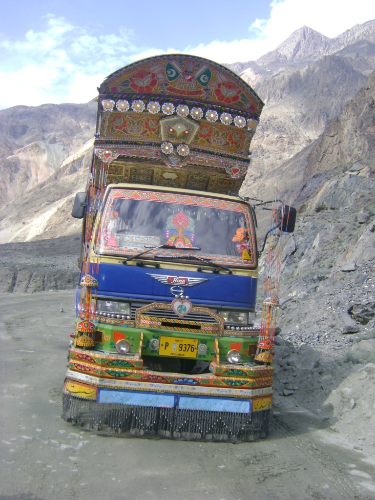 Karakoram Highway, Pakistan jigsaw puzzle in Cars & Bikes puzzles on TheJigsawPuzzles.com