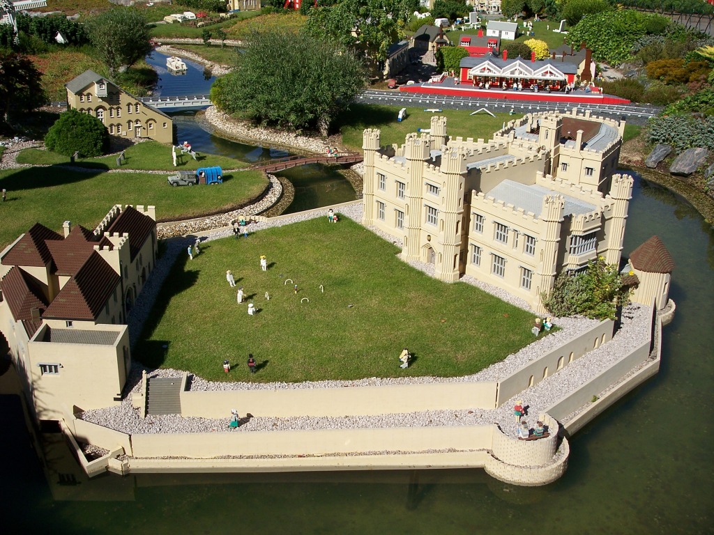 Legoland Windsor Park jigsaw puzzle in Castles puzzles on TheJigsawPuzzles.com