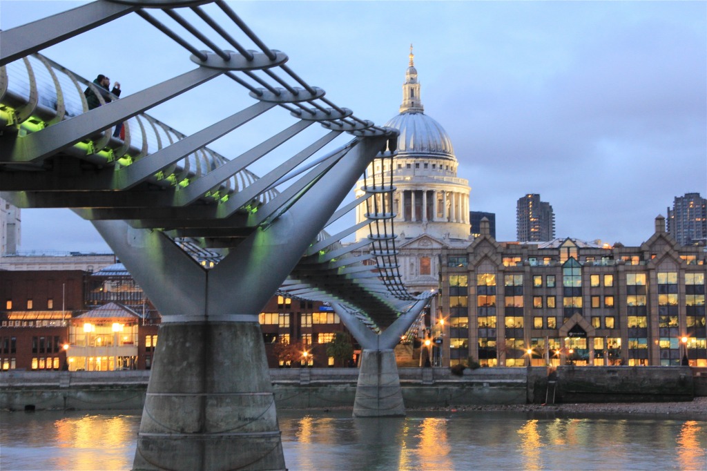 Millennium Bridge, London jigsaw puzzle in Bridges puzzles on TheJigsawPuzzles.com