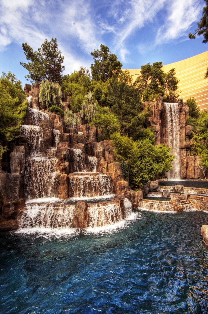 Wynn Las Vegas jigsaw puzzle in Waterfalls puzzles on TheJigsawPuzzles.com