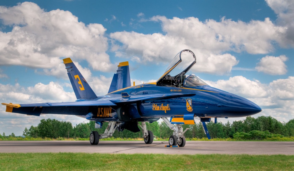 Blue Angels F/A-18 Hornet jigsaw puzzle in Aviation puzzles on TheJigsawPuzzles.com