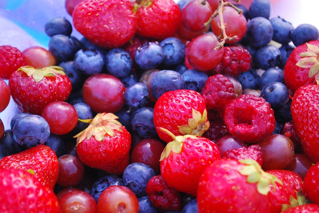 Berries jigsaw puzzle in Fruits & Veggies puzzles on TheJigsawPuzzles.com