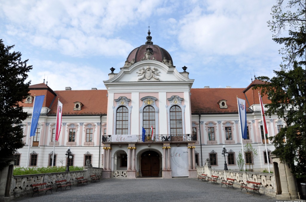 Gödöllő Palace, Hungary jigsaw puzzle in Castles puzzles on TheJigsawPuzzles.com