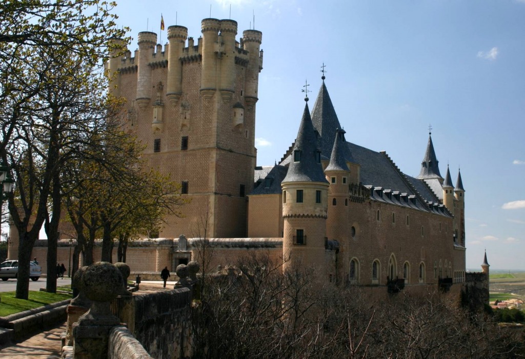 Castillo de Coco and Alcazar, Segovia, Spain jigsaw puzzle in Castles puzzles on TheJigsawPuzzles.com