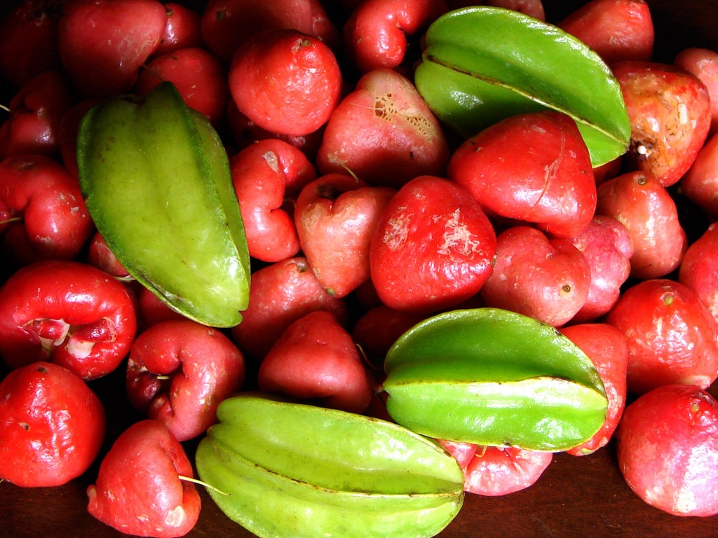 Rose Apple & Star Fruit (Carambola) jigsaw puzzle in Fruits & Veggies puzzles on TheJigsawPuzzles.com