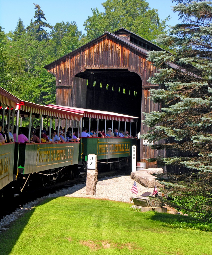 Covered Bridge over the Pemigewasset River jigsaw puzzle in Bridges puzzles on TheJigsawPuzzles.com