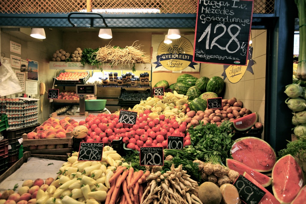 Central Market, Budapest jigsaw puzzle in Fruits & Veggies puzzles on TheJigsawPuzzles.com