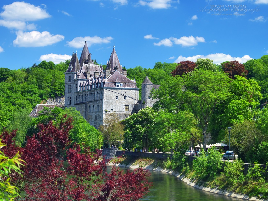 Belgium, The Color Castle jigsaw puzzle in Castles puzzles on TheJigsawPuzzles.com