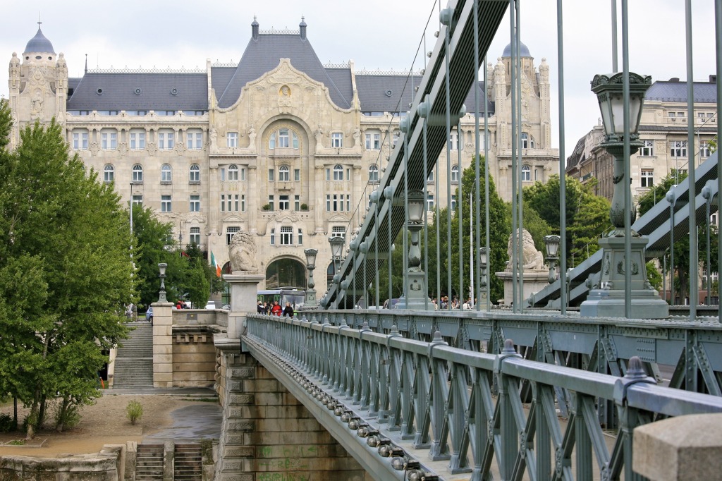 Chain Bridge, Budapest jigsaw puzzle in Bridges puzzles on TheJigsawPuzzles.com