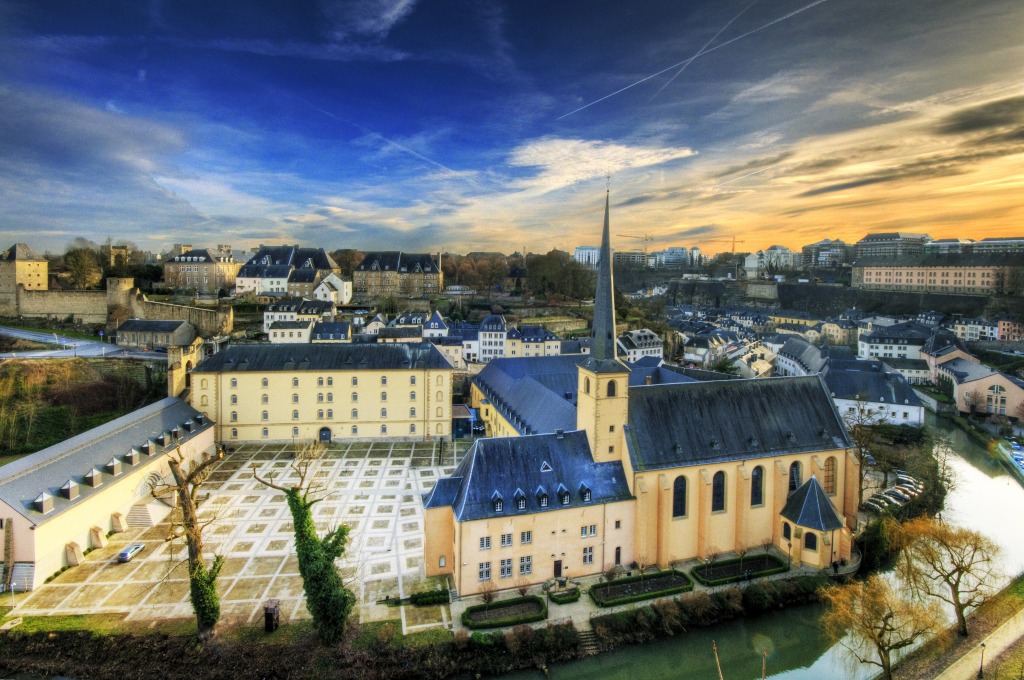 Luxembourg Neumünster und Johanneskirche jigsaw puzzle in Castles puzzles on TheJigsawPuzzles.com