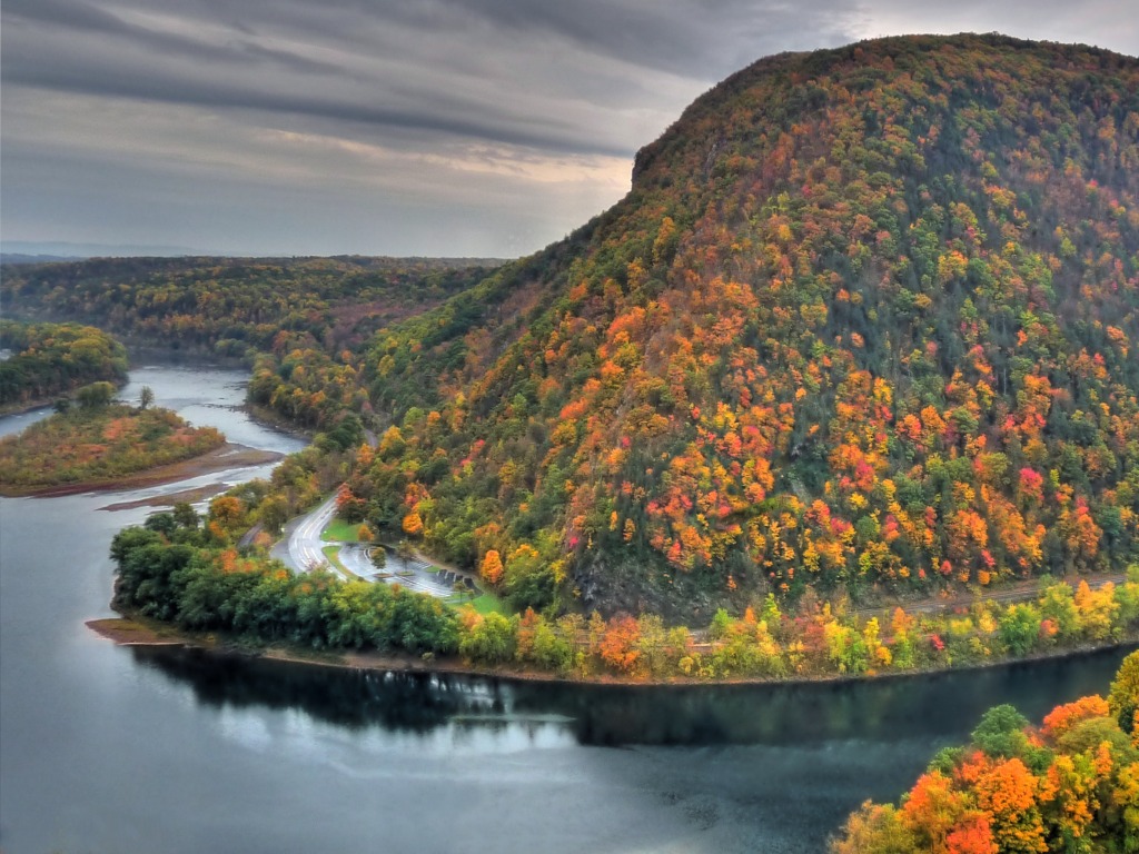 Pennsylvania Side of the Delaware Water Gap jigsaw puzzle in Great Sightings puzzles on TheJigsawPuzzles.com