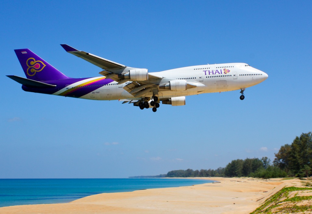 Thai Airways B747-400 jigsaw puzzle in Aviation puzzles on TheJigsawPuzzles.com