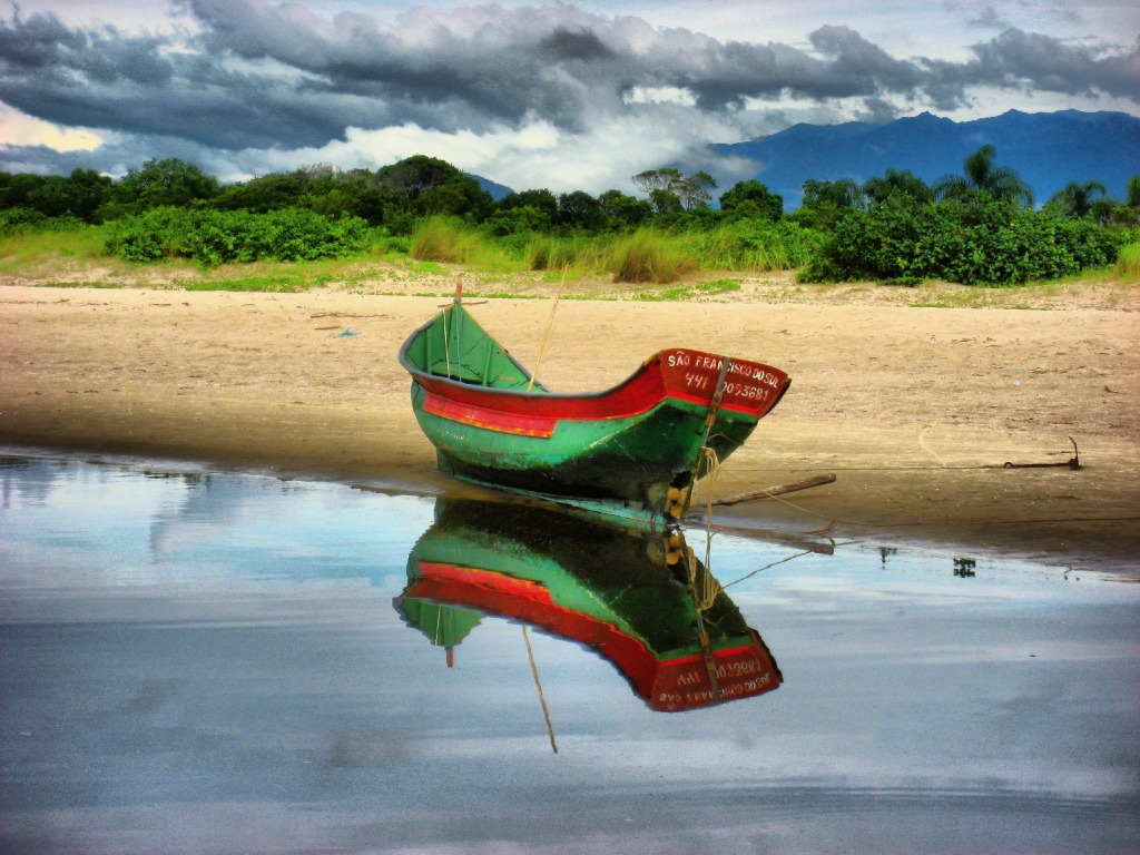 Fishing Boat, Paraná Coast, Brazil jigsaw puzzle in Puzzle of the Day puzzles on TheJigsawPuzzles.com