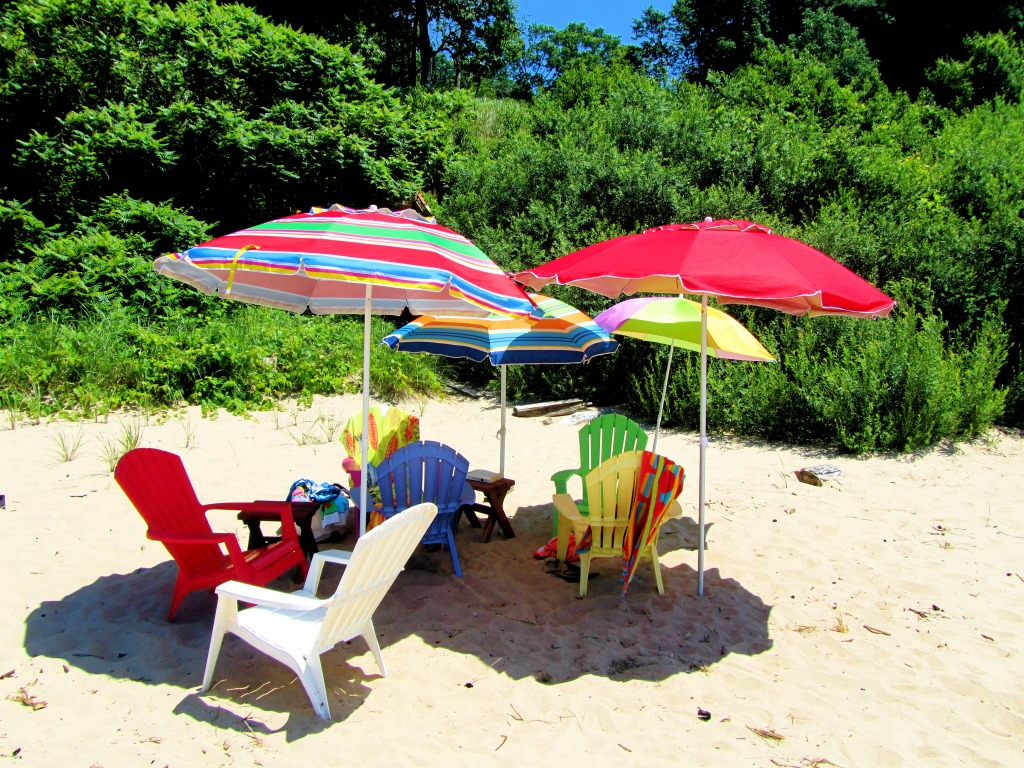 Colorful Vacation on the Beach jigsaw puzzle in Puzzle of the Day puzzles on TheJigsawPuzzles.com