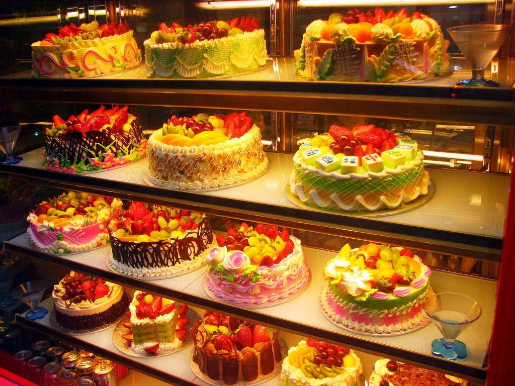 Cakes in London Bakery jigsaw puzzle in Food & Bakery puzzles on TheJigsawPuzzles.com