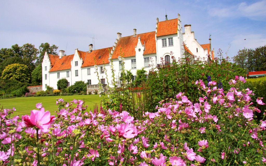 Bosjökloster Castle and Gardens, Sweden jigsaw puzzle in Flowers puzzles on TheJigsawPuzzles.com