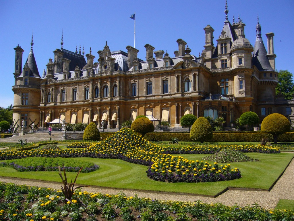 Waddesdon Manor, England jigsaw puzzle in Great Sightings puzzles on TheJigsawPuzzles.com