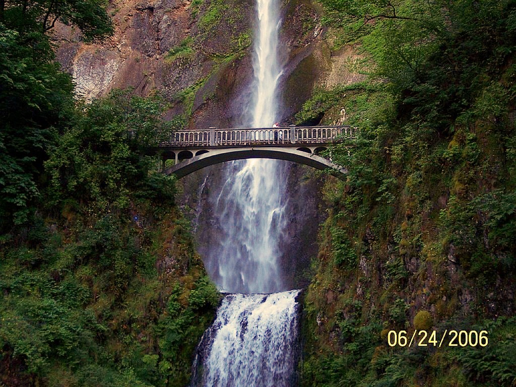 Multnomah Falls, Oregon jigsaw puzzle in Waterfalls puzzles on TheJigsawPuzzles.com